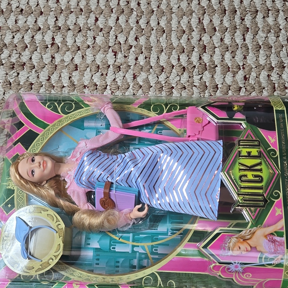 Wicked Glinda Shiz University Mattel Barbie Doll Movie Play Ariana Grande - Picture 2 of 3